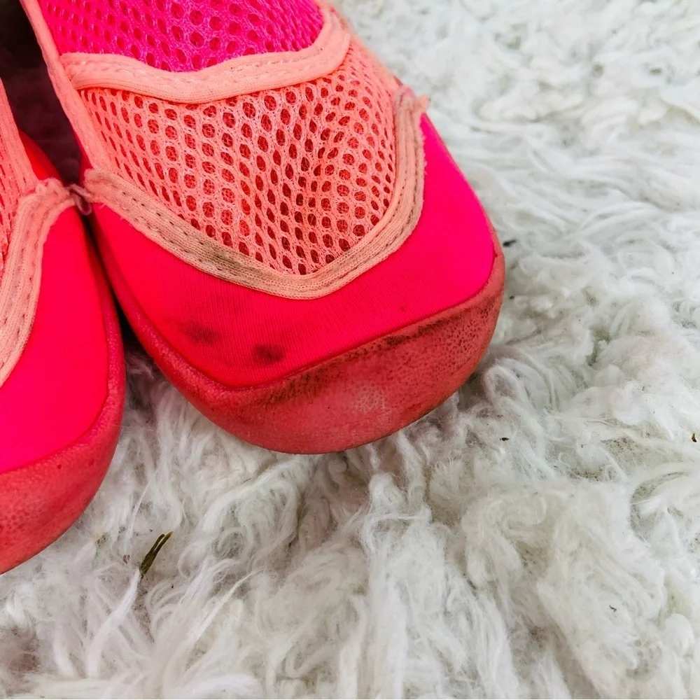 WONDER NATION Kids hot Pink Mesh Water Shoes size 11 / 12